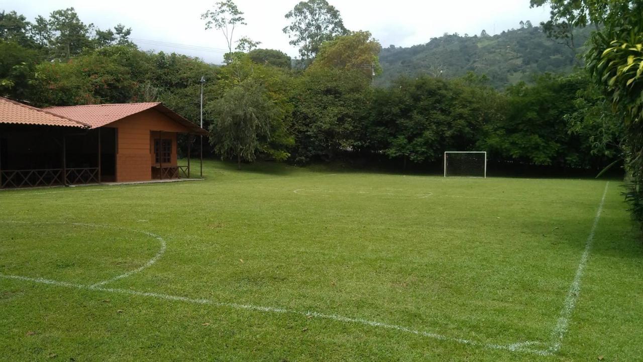 Hospedaje Amanecer Bed & Breakfast Turrialba Bagian luar foto